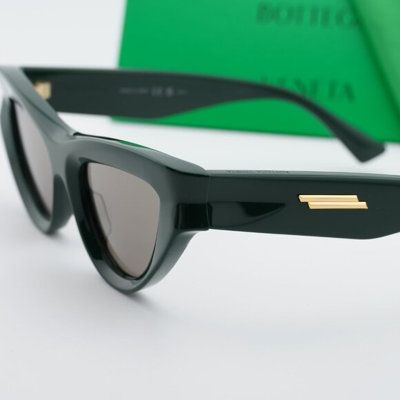 Bottega Veneta BV1220S 004 Cat Eye Sunglasses - Green - Picture 9 of 10